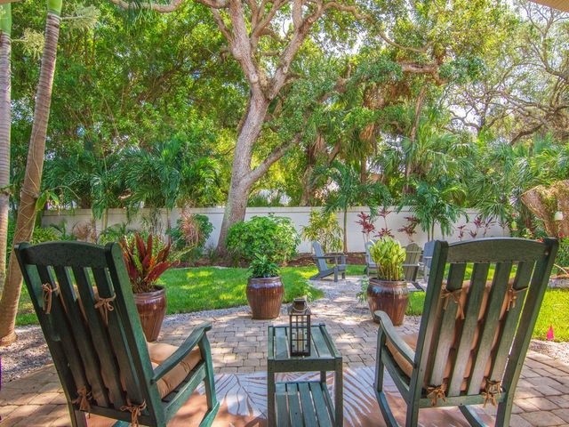 9064 Englewood Court, Vero Beach, FL 32963