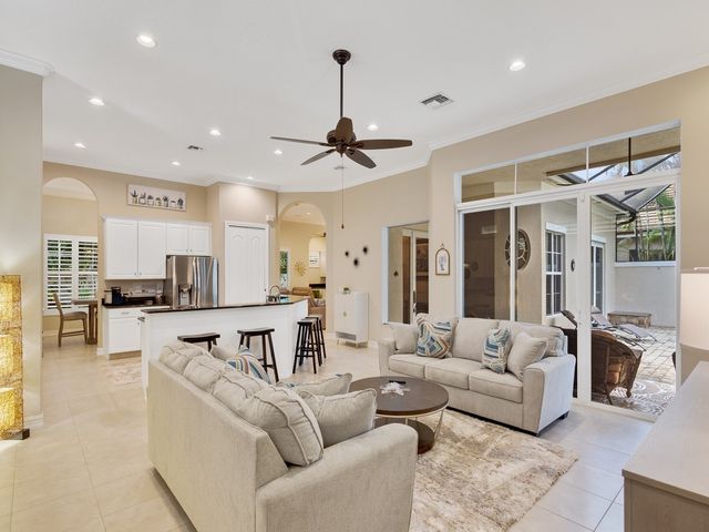 9064 Englewood Court, Vero Beach, FL 32963