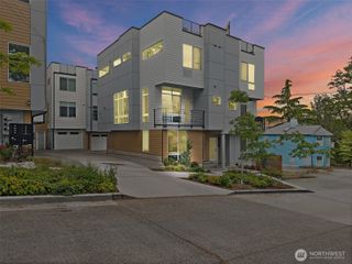 902 N 86th Street, Seattle, WA 98103
