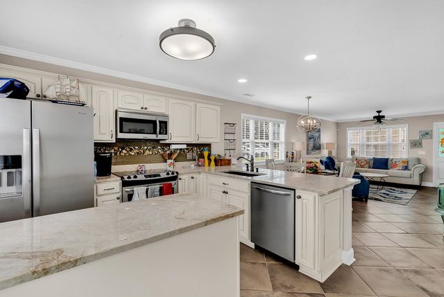 101 Barnwell St Apt 37E, North Myrtle Beach, SC 29582
