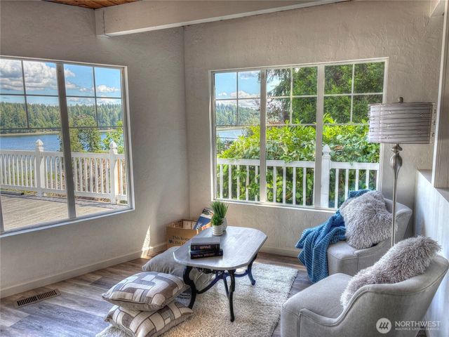 81 E Panorama Way, Grapeview, WA 98546