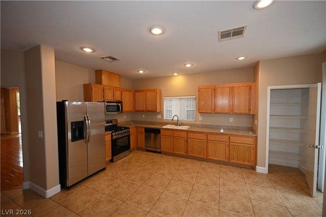 6152 West Cougar Avenue, Las Vegas, NV 89139