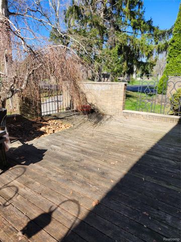 1549 S Hill Boulevard, Bloomfield Hills, MI 48304