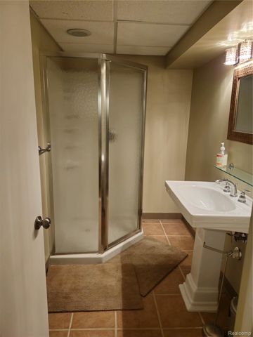 1549 S Hill Boulevard, Bloomfield Hills, MI 48304