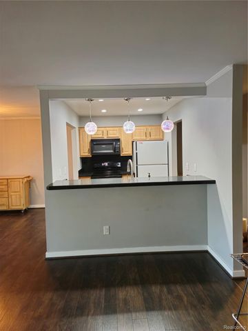 1549 S Hill Boulevard, Bloomfield Hills, MI 48304