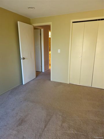 1549 S Hill Boulevard, Bloomfield Hills, MI 48304