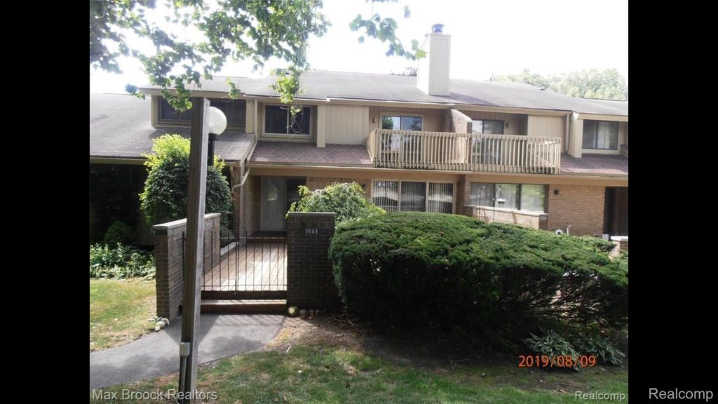 1549 S Hill Boulevard, Bloomfield Hills, MI 48304