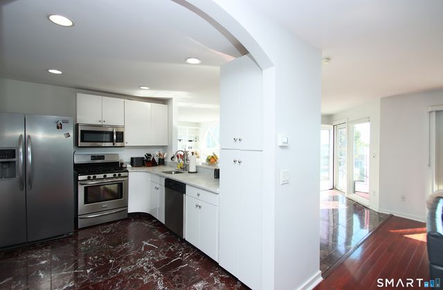 14 Harbour Close 14, New Haven, CT 06519