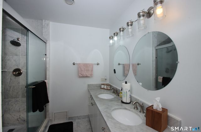 14 Harbour Close 14, New Haven, CT 06519