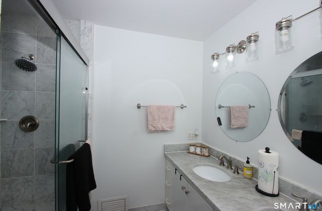 14 Harbour Close 14, New Haven, CT 06519