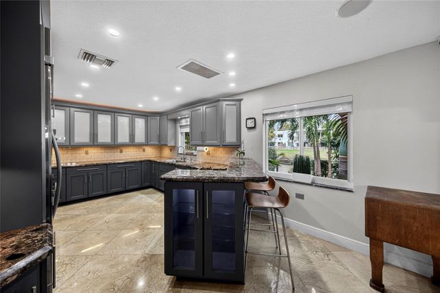 629 Kensington Place, Wilton Manors, FL 33305