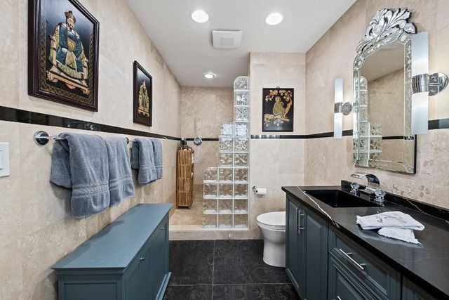 629 Kensington Place, Wilton Manors, FL 33305