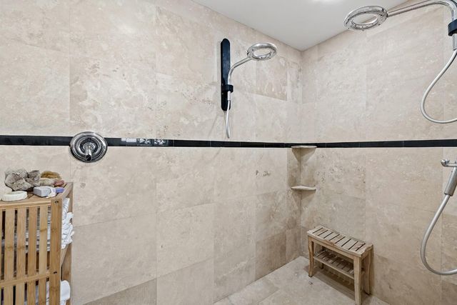 629 Kensington Place, Wilton Manors, FL 33305