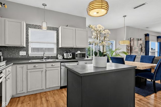 15108 Royal Grove Drive, Noblesville, IN 46060