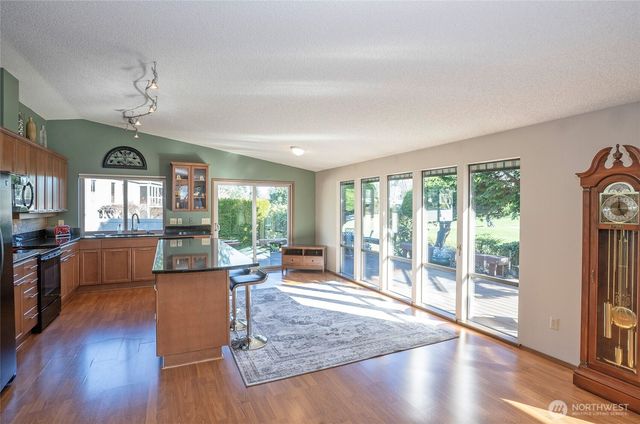 8401 Amber Drive SW, Lakewood, WA 98498