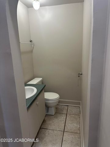 100 JACKSON STREET, Jefferson City, MO 65101