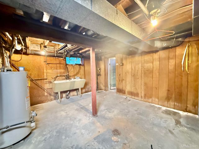 1031 Sheridan Road, Escanaba, MI 49829