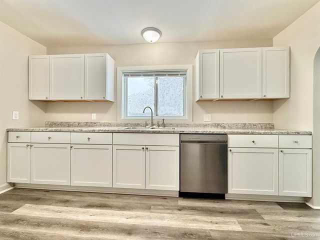 1031 Sheridan Road, Escanaba, MI 49829