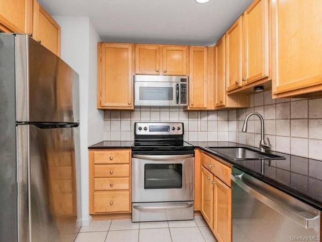 1611 Half Moon Bay Drive, Croton-on-hudson, NY 10520