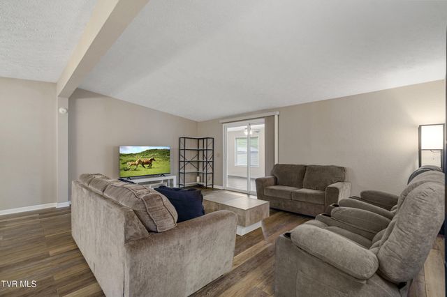 513 Southeast Central Street, Coeburn, VA 24230