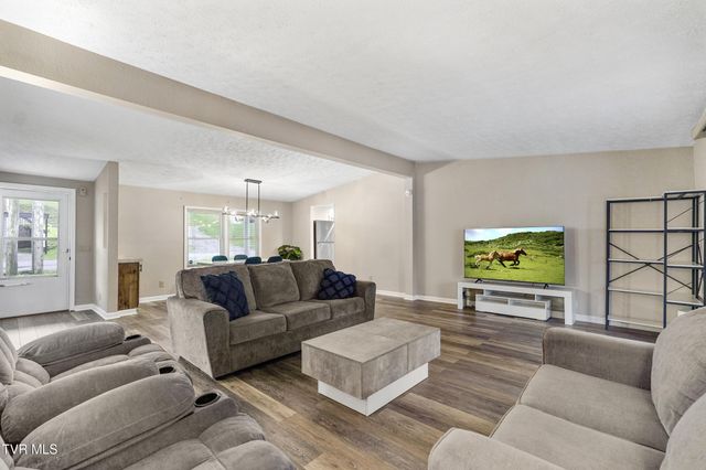 513 Southeast Central Street, Coeburn, VA 24230