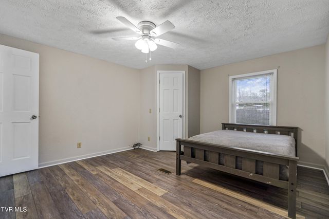 513 Southeast Central Street, Coeburn, VA 24230