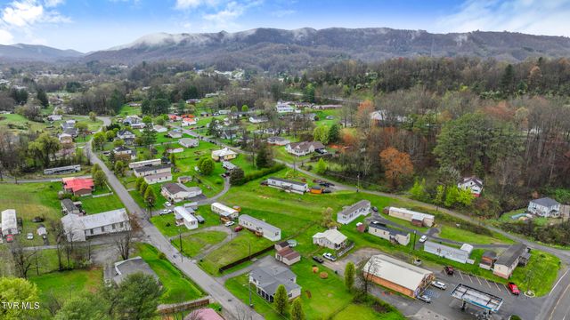 513 Southeast Central Street, Coeburn, VA 24230