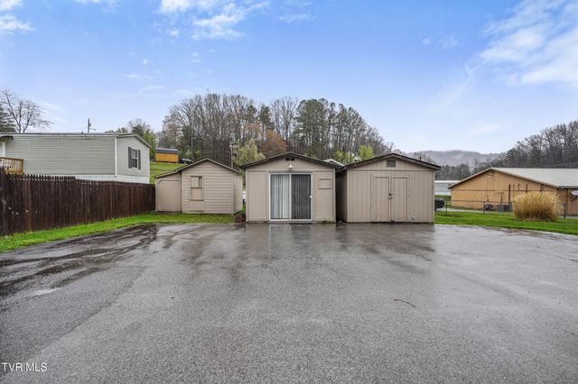 513 Southeast Central Street, Coeburn, VA 24230