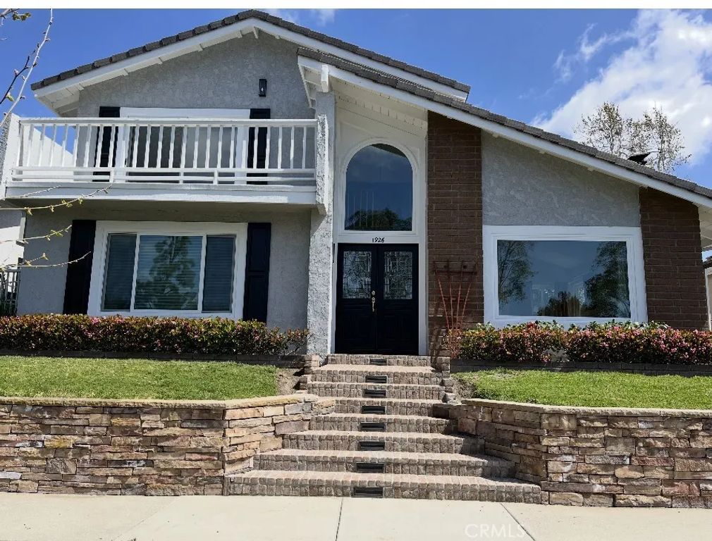1926 W West Wind, Santa Ana, CA 92704