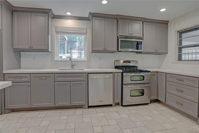 9917 Cedardale Drive, Houston, TX 77055