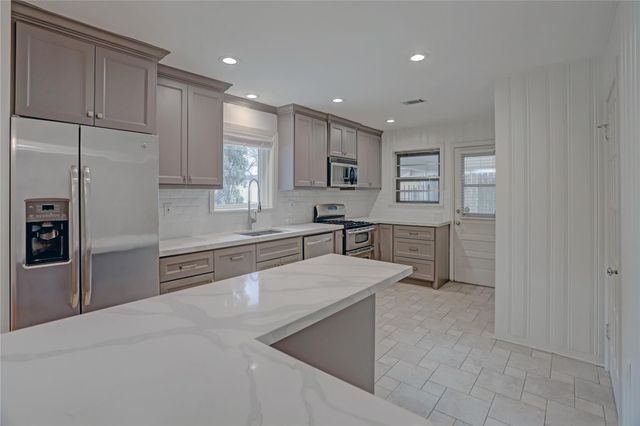 9917 Cedardale Drive, Houston, TX 77055