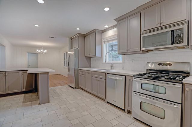 9917 Cedardale Drive, Houston, TX 77055