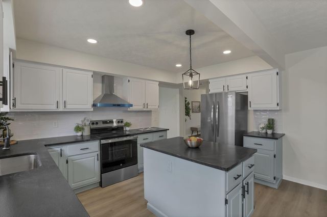 5289 Hazelton-Etna Road SW, Pataskala, OH 43062
