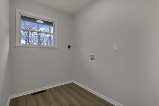 5289 Hazelton-Etna Road SW, Pataskala, OH 43062