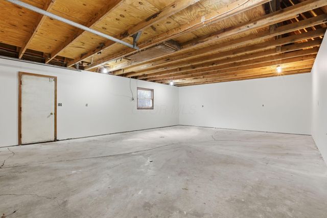 5289 Hazelton-Etna Road SW, Pataskala, OH 43062