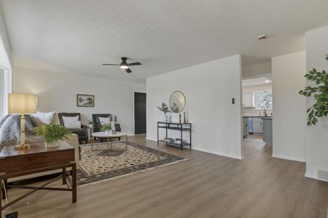 5289 Hazelton-Etna Road SW, Pataskala, OH 43062