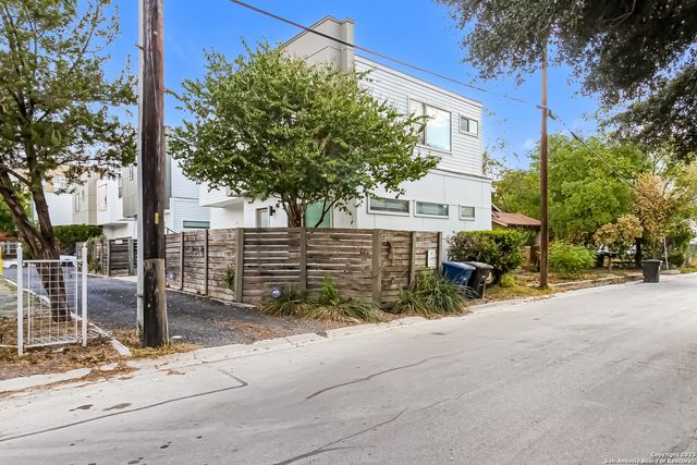 262 East Cevallos, San Antonio, TX 78204