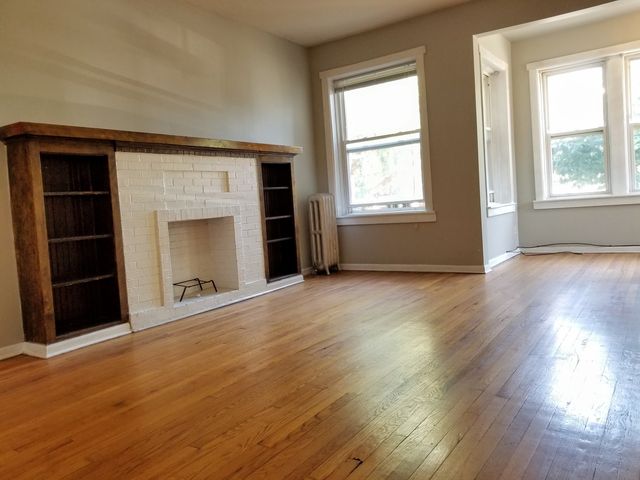 2214 N Saint Louis Avenue 1, Chicago, IL 60647