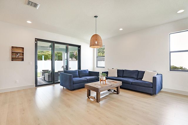 6151 Yerba Buena Court, Lake Worth, FL 33467