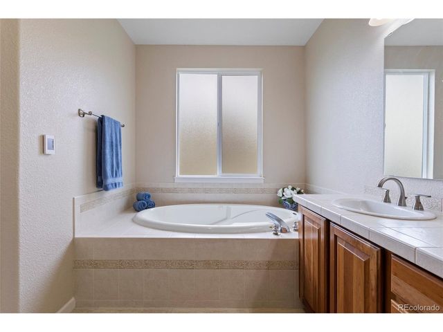 1095 Bramblewood Dr, Castle Pines, CO 80108