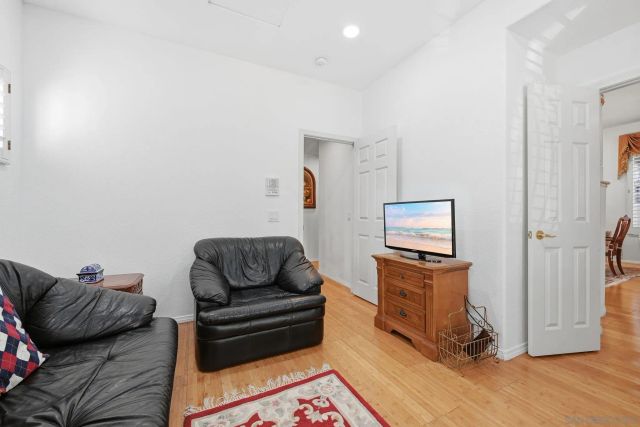 8010 Gilman, La Jolla, CA 92037