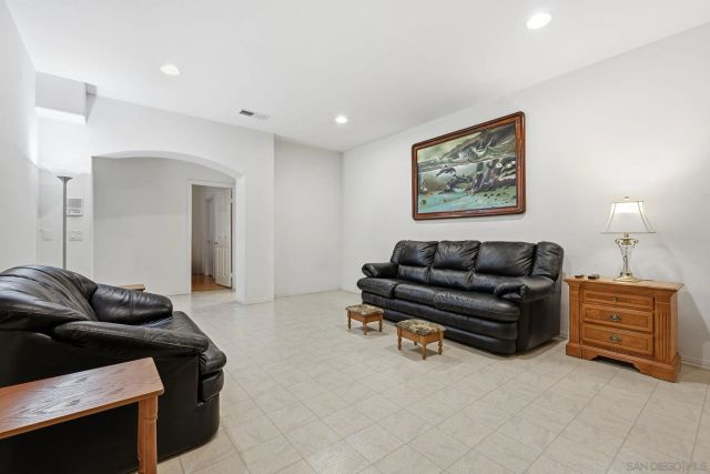 8010 Gilman, La Jolla, CA 92037