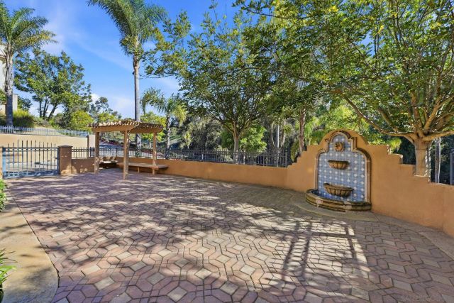 8010 Gilman, La Jolla, CA 92037