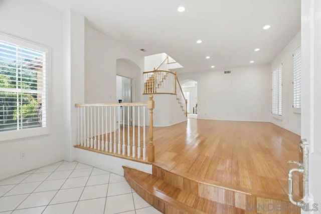 8010 Gilman, La Jolla, CA 92037