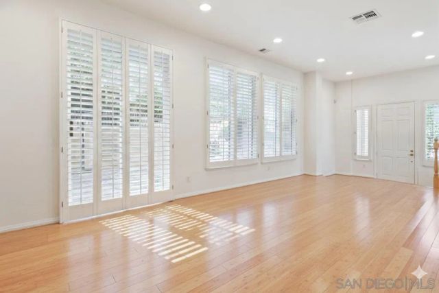8010 Gilman, La Jolla, CA 92037