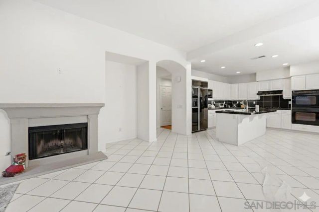 8010 Gilman, La Jolla, CA 92037