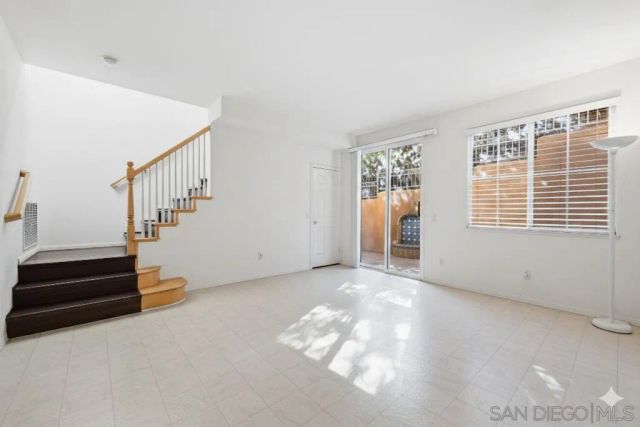 8010 Gilman, La Jolla, CA 92037