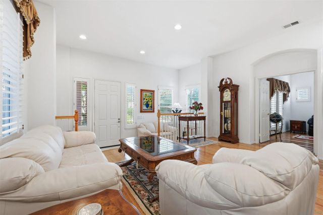 8010 Gilman, La Jolla, CA 92037