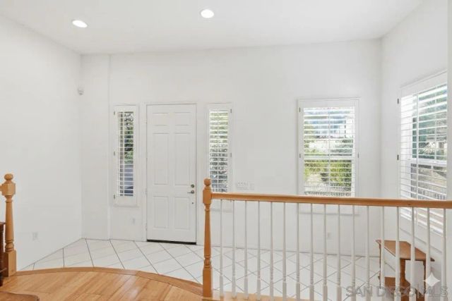 8010 Gilman, La Jolla, CA 92037