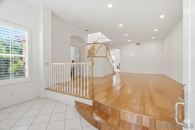 8010 Gilman, La Jolla, CA 92037